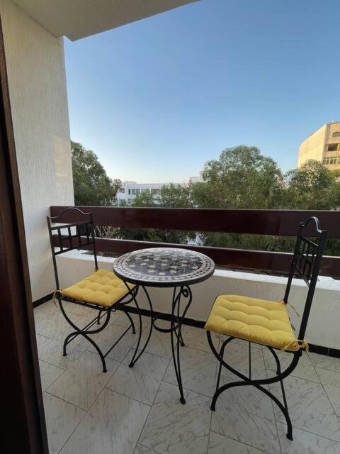 Beautiful 3-Bedroom Apt In The Heart Of 丹吉尔 外观 照片